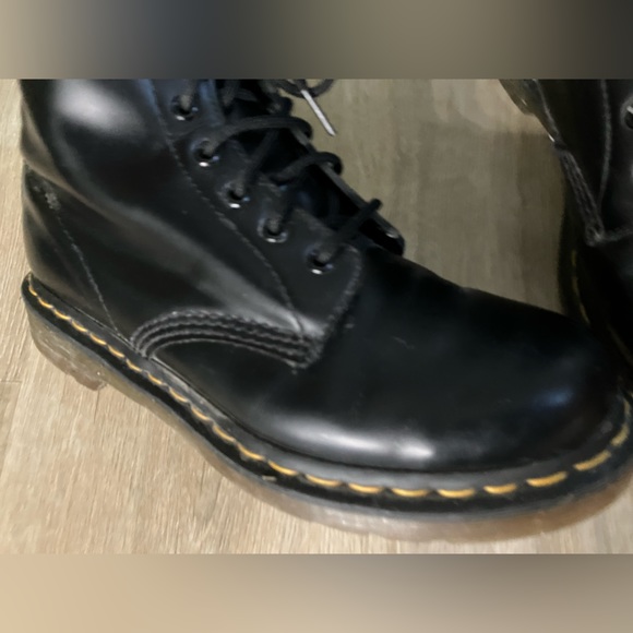 Doc Martens 1460 WOMEN'S SMOOTH LEATHER LACE UP BOOTS Size 9 - Picture 4 of 10